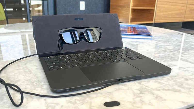 Laptop không màn hình là giải pháp thay thế cho Apple Vision Pro?