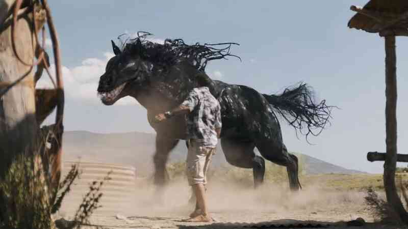 Venom 3 tung trailer đầu tiên: Eddie Brock bị cả thế giới truy đuổi, ngựa Venom chính thức lộ diện