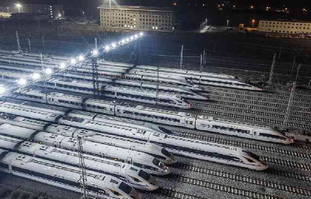 Làm thế nào để phanh một đoàn tàu đang chạy với tốc độ 350km/h trong trường hợp khẩn cấp? - Ảnh 2. Làm thế nào để phanh một đoàn tàu đang chạy với tốc độ 350km/h trong trường hợp khẩn cấp? - Ảnh 2.