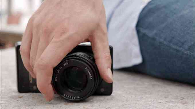 Startup này hồi sinh ý tưởng thất bại của Sony 10 năm trước: Gắn máy ảnh lên lưng điện thoại, cảm biến to, lens "xịn" để chụp đẹp hơn- Ảnh 5. Startup này hồi sinh ý tưởng thất bại của Sony 10 năm trước: Gắn máy ảnh lên lưng điện thoại, cảm biến to, lens "xịn" để chụp đẹp hơn- Ảnh 5.