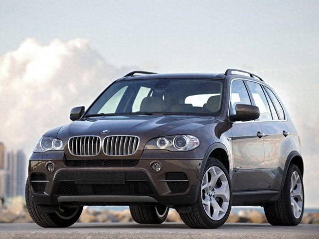 Cửa hít điện BMW kẹp tay chủ xe: Nạn nhân được bồi thường 1,9 triệu USD, mở ra tranh luận về an toàn