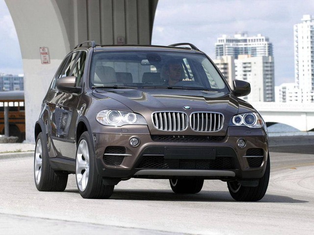Cửa hít điện BMW kẹp tay chủ xe: Nạn nhân được bồi thường 1,9 triệu USD, mở ra tranh luận về an toàn- Ảnh 3. Cửa hít điện BMW kẹp tay chủ xe: Nạn nhân được bồi thường 1,9 triệu USD, mở ra tranh luận về an toàn- Ảnh 3.