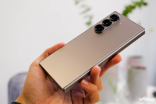 Samsung âm thầm tăng giá Galaxy Z, nhưng vẫn phải khẳng định: Chất tới từng đồng!- Ảnh 10. Samsung âm thầm tăng giá Galaxy Z, nhưng vẫn phải khẳng định: Chất tới từng đồng!- Ảnh 10.