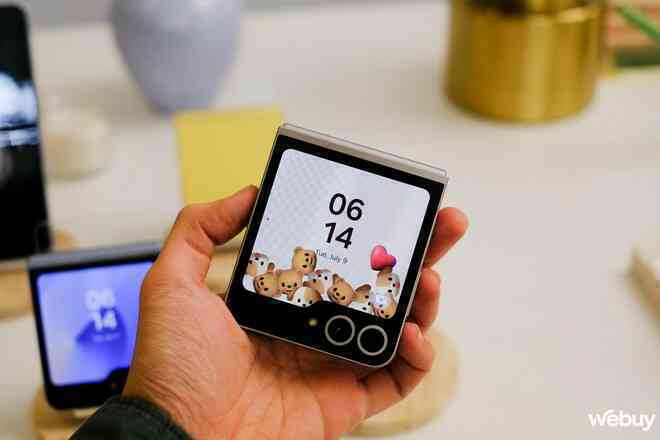 Vừa ra mắt, Galaxy Z Flip6 được giảm giá tới gần 10 triệu đồng, nhưng phải có "căn" mới mua được giá này- Ảnh 4. Vừa ra mắt, Galaxy Z Flip6 được giảm giá tới gần 10 triệu đồng, nhưng phải có "căn" mới mua được giá này- Ảnh 4.