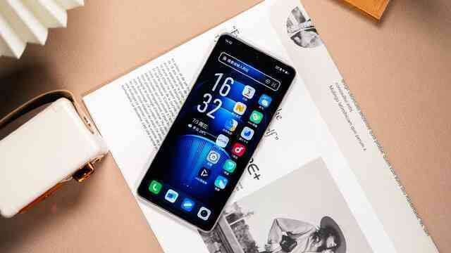 Lại là các "pháp sư" Trung Hoa: Ra mắt điện thoại giá chỉ hơn 10 triệu nhưng dùng chip Snapdragon 8 Gen 3, màn hình AMOLED 144Hz, sạc nhanh 120W- Ảnh 4. Lại là các "pháp sư" Trung Hoa: Ra mắt điện thoại giá chỉ hơn 10 triệu nhưng dùng chip Snapdragon 8 Gen 3, màn hình AMOLED 144Hz, sạc nhanh 120W- Ảnh 4.