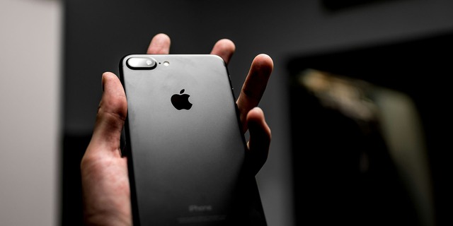 Nóng: Apple phát hiện tấn công mạng nguy hiểm nhắm vào người dùng iPhone tại 98 quốc gia- Ảnh 2. Nóng: Apple phát hiện tấn công mạng nguy hiểm nhắm vào người dùng iPhone tại 98 quốc gia- Ảnh 2.