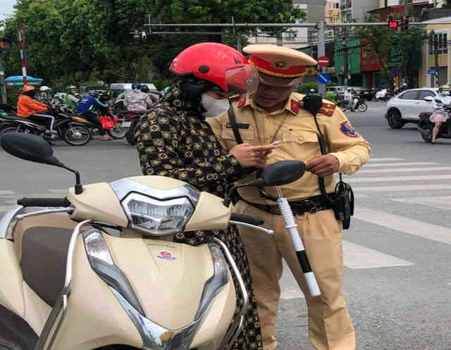 Không tích hợp giấy phép lái xe trên VNeID có bị phạt?
