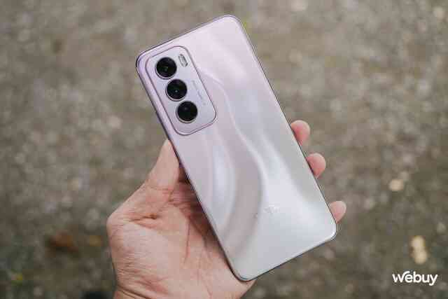 Smartphone này giá chính hãng 19 triệu nhưng khó hiểu lắm luôn: Thiết kế vỏ nhựa, hiệu năng kém xa điện thoại 8 triệu, vì sao lại vậy?