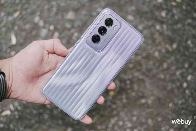 Smartphone này giá chính hãng 19 triệu nhưng khó hiểu lắm luôn: Thiết kế vỏ nhựa, hiệu năng kém xa điện thoại 8 triệu, vì sao lại vậy?- Ảnh 8. Smartphone này giá chính hãng 19 triệu nhưng khó hiểu lắm luôn: Thiết kế vỏ nhựa, hiệu năng kém xa điện thoại 8 triệu, vì sao lại vậy?- Ảnh 8.