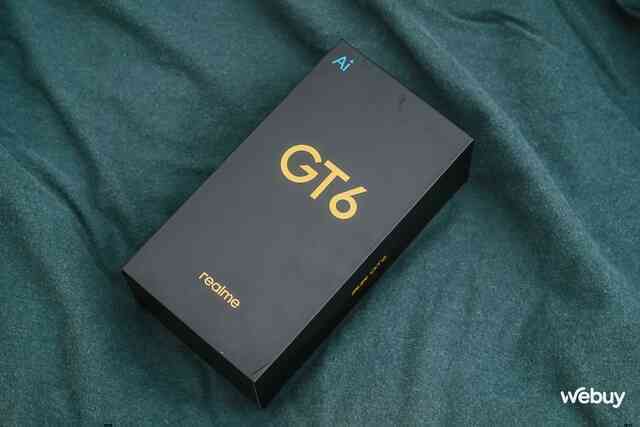 Trên tay điện thoại Snapdragon 8 Gen 3 rẻ nhất thế giới: Giá chưa tới 10 triệu đồng, pin 5800mAh, sạc 120W nhưng dùng ở Việt Nam phải lưu ý điều này