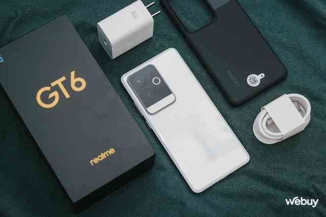 Trên tay điện thoại Snapdragon 8 Gen 3 rẻ nhất thế giới: Giá chưa tới 10 triệu đồng, pin 5800mAh, sạc 120W nhưng dùng ở Việt Nam phải lưu ý điều này- Ảnh 2. Trên tay điện thoại Snapdragon 8 Gen 3 rẻ nhất thế giới: Giá chưa tới 10 triệu đồng, pin 5800mAh, sạc 120W nhưng dùng ở Việt Nam phải lưu ý điều này- Ảnh 2.