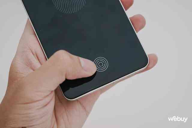 Trên tay điện thoại Snapdragon 8 Gen 3 rẻ nhất thế giới: Giá chưa tới 10 triệu đồng, pin 5800mAh, sạc 120W nhưng dùng ở Việt Nam phải lưu ý điều này- Ảnh 11. Trên tay điện thoại Snapdragon 8 Gen 3 rẻ nhất thế giới: Giá chưa tới 10 triệu đồng, pin 5800mAh, sạc 120W nhưng dùng ở Việt Nam phải lưu ý điều này- Ảnh 11.