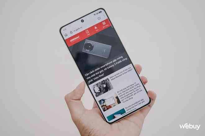 Trên tay điện thoại Snapdragon 8 Gen 3 rẻ nhất thế giới: Giá chưa tới 10 triệu đồng, pin 5800mAh, sạc 120W nhưng dùng ở Việt Nam phải lưu ý điều này- Ảnh 9. Trên tay điện thoại Snapdragon 8 Gen 3 rẻ nhất thế giới: Giá chưa tới 10 triệu đồng, pin 5800mAh, sạc 120W nhưng dùng ở Việt Nam phải lưu ý điều này- Ảnh 9.