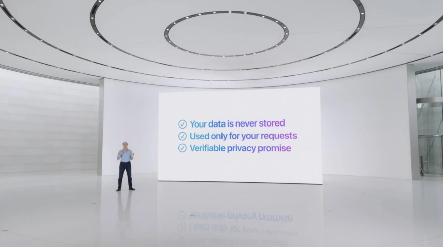 Cùng tiếp xúc với dữ liệu người dùng, nhưng đây là 3 lý do tại sao Apple Intelligence đáng tin cậy hơn Microsoft Recall- Ảnh 2. Cùng tiếp xúc với dữ liệu người dùng, nhưng đây là 3 lý do tại sao Apple Intelligence đáng tin cậy hơn Microsoft Recall- Ảnh 2.