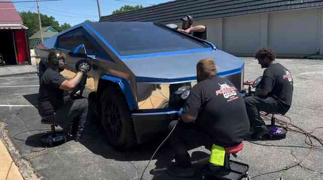 Tesla Cybertruck: Biến 'quái vật thép' thành 'gương soi' với công nghệ đánh bóng đỉnh cao- Ảnh 2. Tesla Cybertruck: Biến 'quái vật thép' thành 'gương soi' với công nghệ đánh bóng đỉnh cao- Ảnh 2.