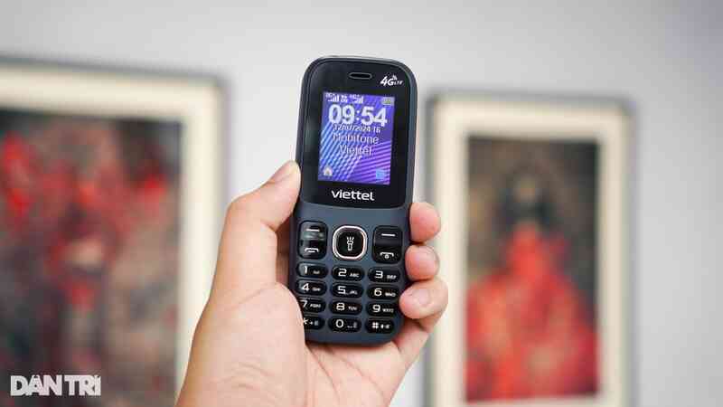 Trên tay mẫu điện thoại 4G thay thế cho điện thoại 2G cơ bản