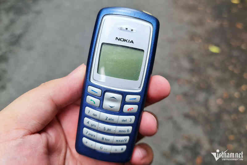 W-Dien thoai cuc gach 2G.jpg