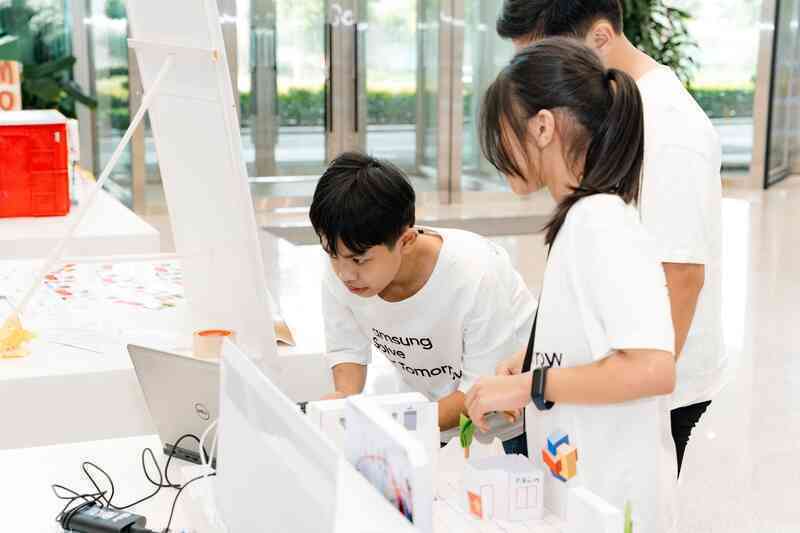 "Lộ diện" Top 40 giải pháp công nghệ xuất sắc nhất Solve for Tomorrow 2024- Ảnh 3. "Lộ diện" Top 40 giải pháp công nghệ xuất sắc nhất Solve for Tomorrow 2024- Ảnh 3.
