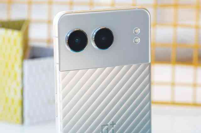 Đây là điện thoại kim loại nguyên khối ở năm 2024: Thiết kế quá đẹp, chip Snapdragon 7+ Gen 3, sạc 100W, giá chỉ hơn 9 triệu đồng- Ảnh 15. Đây là điện thoại kim loại nguyên khối ở năm 2024: Thiết kế quá đẹp, chip Snapdragon 7+ Gen 3, sạc 100W, giá chỉ hơn 9 triệu đồng- Ảnh 15.