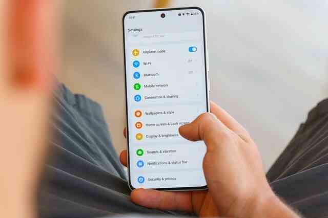 Đây là điện thoại kim loại nguyên khối ở năm 2024: Thiết kế quá đẹp, chip Snapdragon 7+ Gen 3, sạc 100W, giá chỉ hơn 9 triệu đồng- Ảnh 18. Đây là điện thoại kim loại nguyên khối ở năm 2024: Thiết kế quá đẹp, chip Snapdragon 7+ Gen 3, sạc 100W, giá chỉ hơn 9 triệu đồng- Ảnh 18.