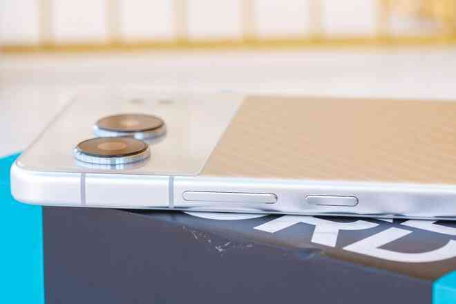 Đây là điện thoại kim loại nguyên khối ở năm 2024: Thiết kế quá đẹp, chip Snapdragon 7+ Gen 3, sạc 100W, giá chỉ hơn 9 triệu đồng- Ảnh 6. Đây là điện thoại kim loại nguyên khối ở năm 2024: Thiết kế quá đẹp, chip Snapdragon 7+ Gen 3, sạc 100W, giá chỉ hơn 9 triệu đồng- Ảnh 6.