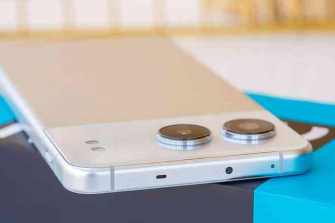 Đây là điện thoại kim loại nguyên khối ở năm 2024: Thiết kế quá đẹp, chip Snapdragon 7+ Gen 3, sạc 100W, giá chỉ hơn 9 triệu đồng- Ảnh 9. Đây là điện thoại kim loại nguyên khối ở năm 2024: Thiết kế quá đẹp, chip Snapdragon 7+ Gen 3, sạc 100W, giá chỉ hơn 9 triệu đồng- Ảnh 9.