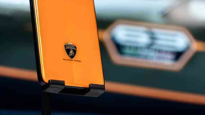 Cận cảnh rõ nét điện thoại Lamborghini của Xiaomi: Thiết kế cao cấp, hầm hố, hiệu năng cực mạnh- Ảnh 15. Cận cảnh rõ nét điện thoại Lamborghini của Xiaomi: Thiết kế cao cấp, hầm hố, hiệu năng cực mạnh- Ảnh 15.