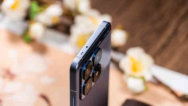 Ảnh thực tế Xiaomi Redmi K70 Ultra: Chip Dimensity 9300+ mạnh hơn cả Snapdragon 8 Gen 3, giá chỉ 9 triệu đồng- Ảnh 7. Ảnh thực tế Xiaomi Redmi K70 Ultra: Chip Dimensity 9300+ mạnh hơn cả Snapdragon 8 Gen 3, giá chỉ 9 triệu đồng- Ảnh 7.