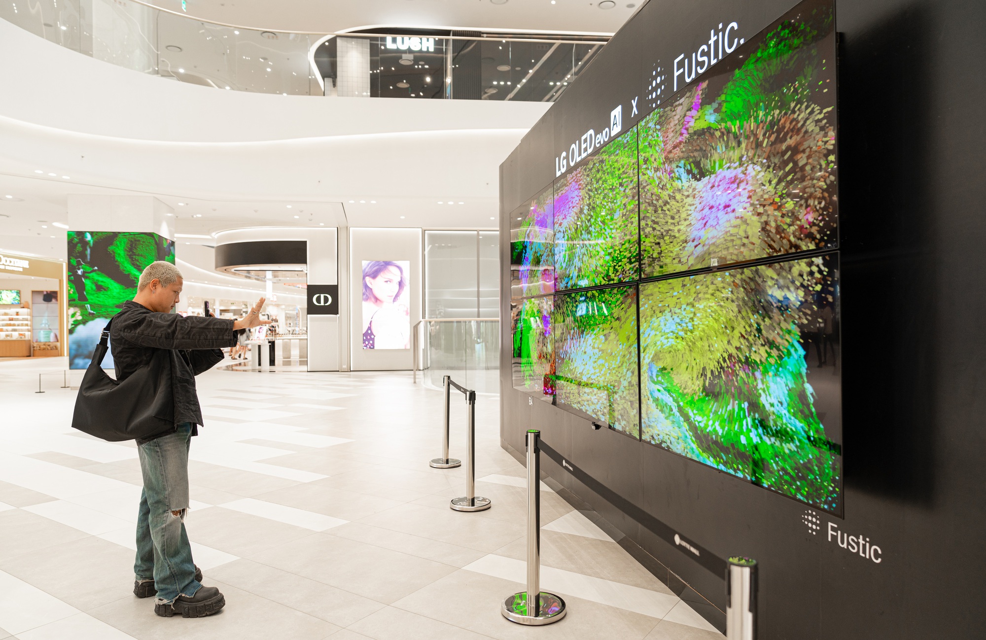 Fustic. Studio đồng hành cùng LG OLED mang nghệ thuật đến gần hơn với công chúng- Ảnh 5. Fustic. Studio đồng hành cùng LG OLED mang nghệ thuật đến gần hơn với công chúng- Ảnh 5.