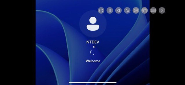 Cài đặt thành công Windows 11 lên iPhone 15 Pro: Khởi động mất... 20 phút- Ảnh 2. Cài đặt thành công Windows 11 lên iPhone 15 Pro: Khởi động mất... 20 phút- Ảnh 2.