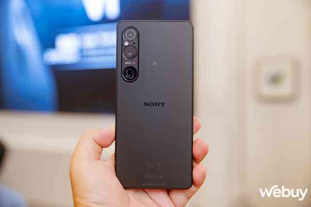 Cận cảnh Sony Xperia 1 thế hệ thứ 6: Nhiều thay đổi nhưng vẫn "dị", giá gần 33 triệu đồng