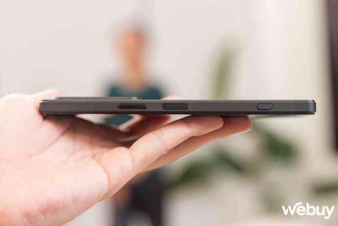 Cận cảnh Sony Xperia 1 thế hệ thứ 6: Nhiều thay đổi nhưng vẫn "dị", giá gần 33 triệu đồng- Ảnh 5. Cận cảnh Sony Xperia 1 thế hệ thứ 6: Nhiều thay đổi nhưng vẫn "dị", giá gần 33 triệu đồng- Ảnh 5.