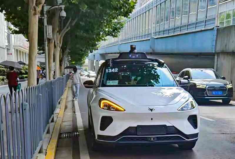 Tương lai của giao thông nội đô nhìn từ taxi không người lái ở Vũ Hán