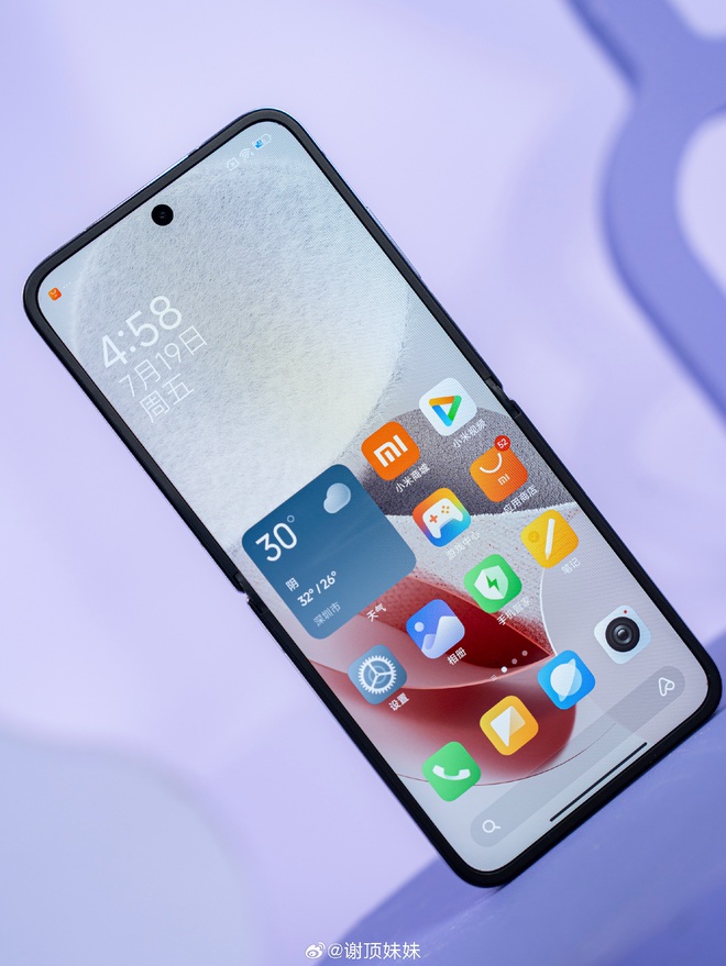Điện thoại gập xịn nhất của Xiaomi sắp có bản quốc tế, nhưng liệu có bán chính hãng Việt Nam?- Ảnh 2. Điện thoại gập xịn nhất của Xiaomi sắp có bản quốc tế, nhưng liệu có bán chính hãng Việt Nam?- Ảnh 2.