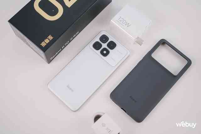 Trên tay điện thoại Xiaomi giá 9 triệu mạnh nhất thế giới: Màn hình OLED 144Hz, pin 5.500mAh, sạc 120W- Ảnh 2. Trên tay điện thoại Xiaomi giá 9 triệu mạnh nhất thế giới: Màn hình OLED 144Hz, pin 5.500mAh, sạc 120W- Ảnh 2.