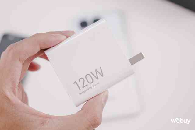 Trên tay điện thoại Xiaomi giá 9 triệu mạnh nhất thế giới: Màn hình OLED 144Hz, pin 5.500mAh, sạc 120W- Ảnh 17. Trên tay điện thoại Xiaomi giá 9 triệu mạnh nhất thế giới: Màn hình OLED 144Hz, pin 5.500mAh, sạc 120W- Ảnh 17.