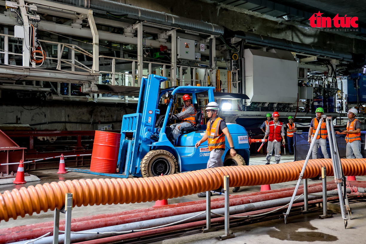 Kiểm tra 'cặp đôi' robot TBM khổng lồ phục vụ khoan hầm Metro ngày 30/7- Ảnh 15. Kiểm tra 'cặp đôi' robot TBM khổng lồ phục vụ khoan hầm Metro ngày 30/7- Ảnh 15.