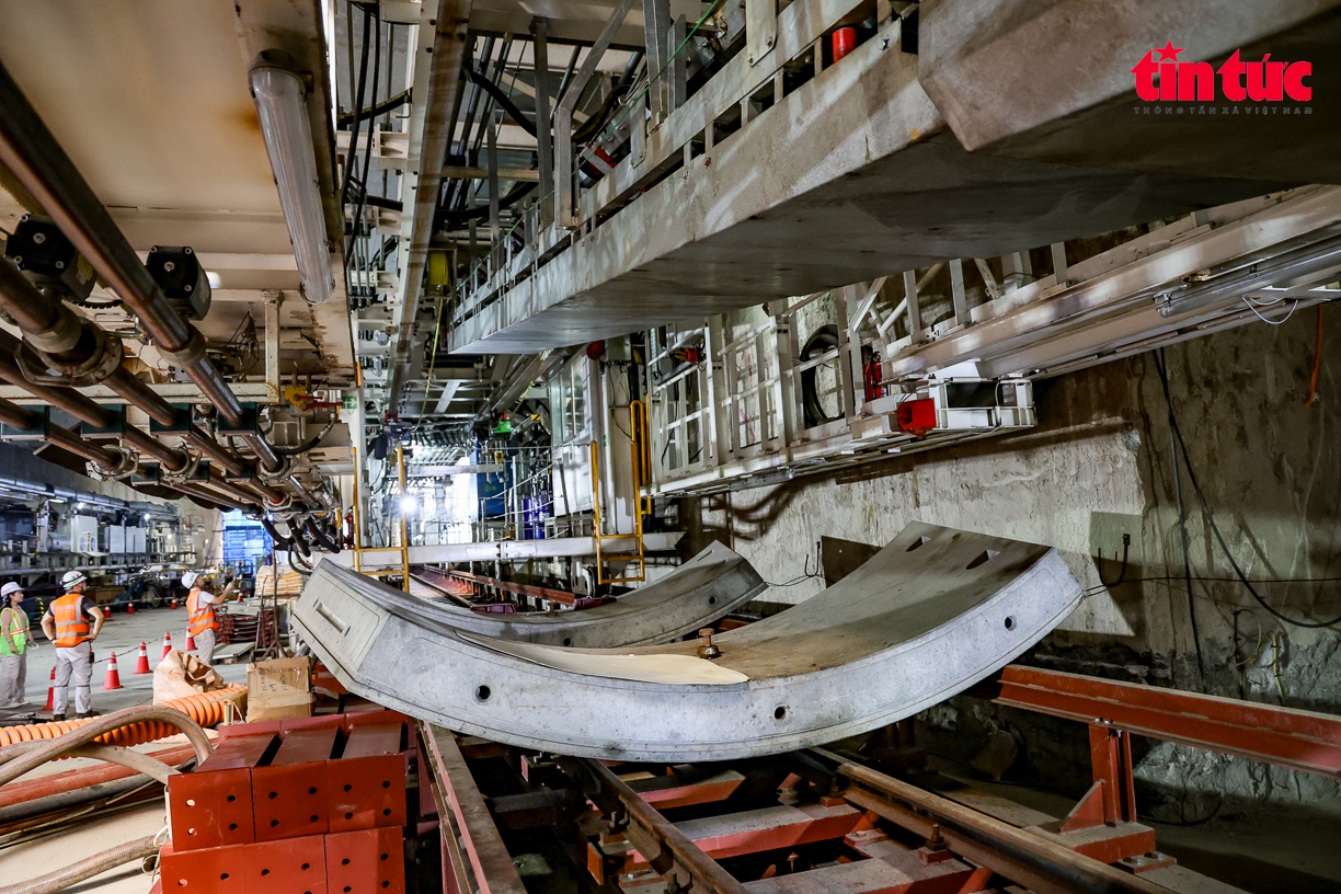 Kiểm tra 'cặp đôi' robot TBM khổng lồ phục vụ khoan hầm Metro ngày 30/7- Ảnh 9. Kiểm tra 'cặp đôi' robot TBM khổng lồ phục vụ khoan hầm Metro ngày 30/7- Ảnh 9.