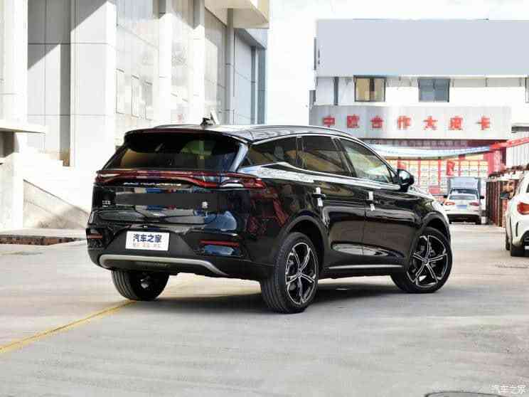 Ô tô điện Trung Quốc dùng pin 'siêu an toàn' bỗng bốc khói, cháy dữ dội trên đường- Ảnh 4. Ô tô điện Trung Quốc dùng pin 'siêu an toàn' bỗng bốc khói, cháy dữ dội trên đường- Ảnh 4.