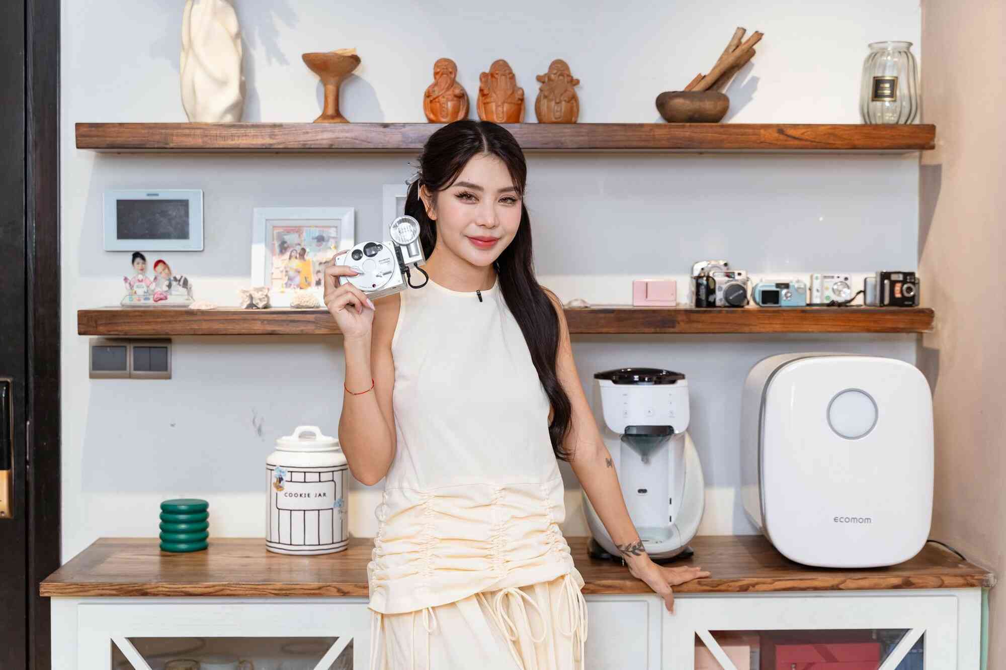 Tổ ấm của Hạt Mít - bà chủ nailroom nổi tiếng: Thiết kế theo phim F.R.I.E.N.D.S, chi tiền khủng mua 2 “bảo bối” điện tử- Ảnh 5. Tổ ấm của Hạt Mít - bà chủ nailroom nổi tiếng: Thiết kế theo phim F.R.I.E.N.D.S, chi tiền khủng mua 2 “bảo bối” điện tử- Ảnh 5.