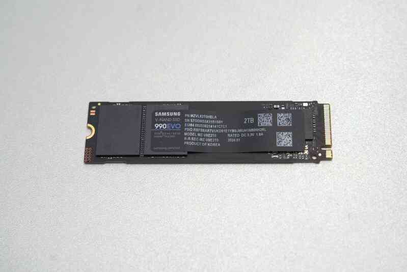 Đánh giá nhanh Samsung 990 EVO 2TB: mọi yếu tố đều vừa đủ cho nhu cầu cũng vừa đủ- Ảnh 4. Đánh giá nhanh Samsung 990 EVO 2TB: mọi yếu tố đều vừa đủ cho nhu cầu cũng vừa đủ- Ảnh 4.