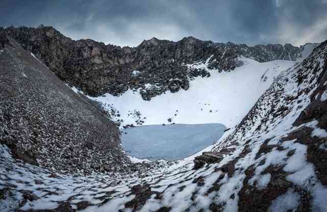 Ở độ cao 5.000 mét tại dãy Himalaya, có một hồ nước kỳ lạ với hàng trăm hài cốt người nằm bên trong!- Ảnh 2. Ở độ cao 5.000 mét tại dãy Himalaya, có một hồ nước kỳ lạ với hàng trăm hài cốt người nằm bên trong!- Ảnh 2.