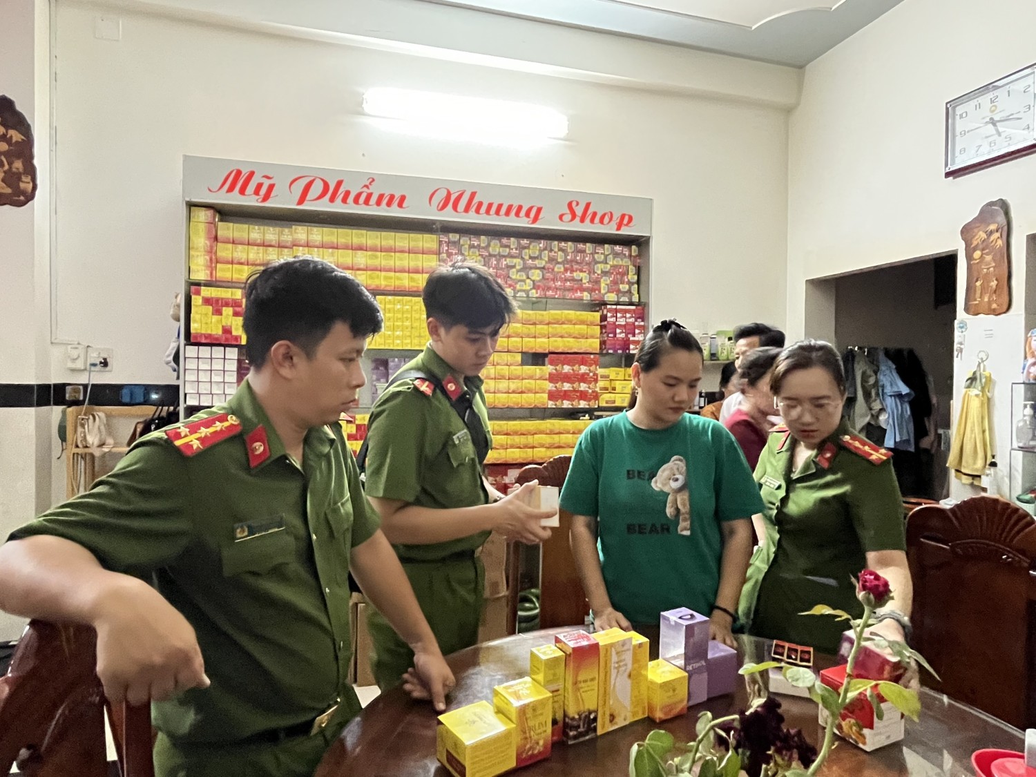 Bán hàng online 5.000 đơn thu tiền tỷ nhưng chỉ nộp thuế 9,6 triệu đồng: Công an vào cuộc