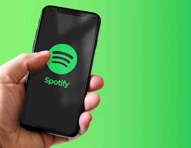 Spotify “quay xe”: Miễn phí xem lời bài hát cho mọi tài khoản - Ảnh 1. Spotify “quay xe”: Miễn phí xem lời bài hát cho mọi tài khoản - Ảnh 1.