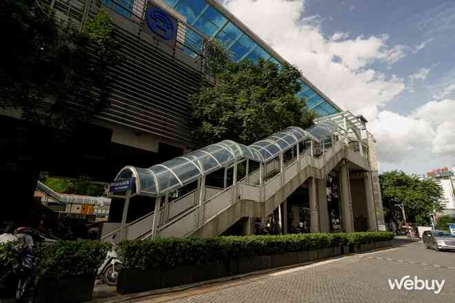 Cuối tuần đi metro Nhổn - Ga Hà Nội: Lướt nhanh, điều hòa mát, vẫn đang miễn phí vé