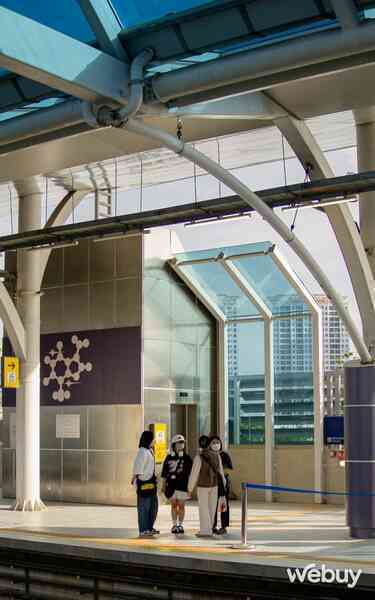 Cuối tuần đi metro Nhổn - Ga Hà Nội: Lướt nhanh, điều hòa mát, vẫn đang miễn phí vé- Ảnh 22. Cuối tuần đi metro Nhổn - Ga Hà Nội: Lướt nhanh, điều hòa mát, vẫn đang miễn phí vé- Ảnh 22.