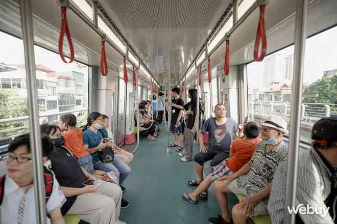 Cuối tuần đi metro Nhổn - Ga Hà Nội: Lướt nhanh, điều hòa mát, vẫn đang miễn phí vé- Ảnh 28. Cuối tuần đi metro Nhổn - Ga Hà Nội: Lướt nhanh, điều hòa mát, vẫn đang miễn phí vé- Ảnh 28.