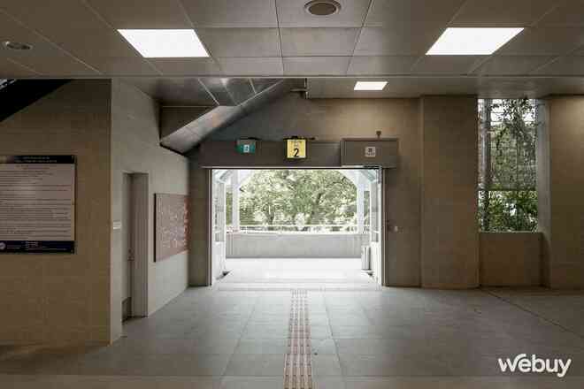 Cuối tuần đi metro Nhổn - Ga Hà Nội: Lướt nhanh, điều hòa mát, vẫn đang miễn phí vé- Ảnh 8. Cuối tuần đi metro Nhổn - Ga Hà Nội: Lướt nhanh, điều hòa mát, vẫn đang miễn phí vé- Ảnh 8.