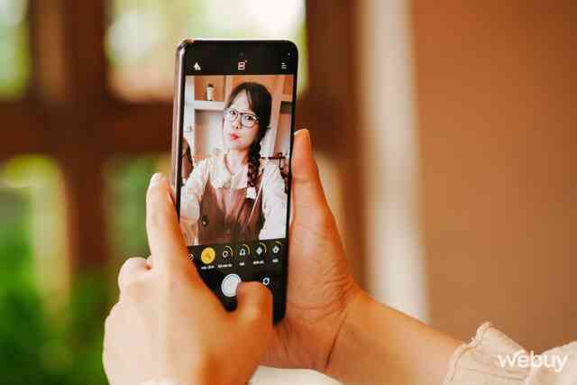 Đánh giá Reno 12 F 5G: AI nhiếp ảnh từ OPPO, nhưng giá rẻ hơn- Ảnh 20. Đánh giá Reno 12 F 5G: AI nhiếp ảnh từ OPPO, nhưng giá rẻ hơn- Ảnh 20.