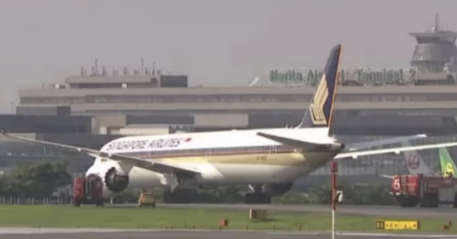 Động cơ chiếc máy bay Boeing chở 276 người bất ngờ bốc khói khi đáp đất, cơ quan chức năng lập tức phong toả đường băng, điều tra nguyên nhân- Ảnh 2. Động cơ chiếc máy bay Boeing chở 276 người bất ngờ bốc khói khi đáp đất, cơ quan chức năng lập tức phong toả đường băng, điều tra nguyên nhân- Ảnh 2.